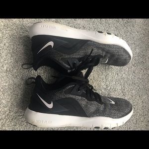 Nike flex sneakers